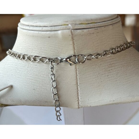 Superstar Accessories Fashion Jewelry Red Beaded Necklace w/Cross (NEW) - Picture 3 of 10